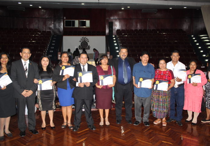 76 personas obtuvieron la primaria a través de la radio