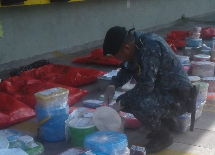 Preliminar: PNC localizan  paquetes ilícitos en Aeropuerto Internacional La Aurora