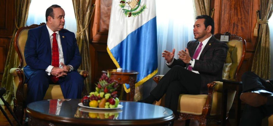 Presidente Jimmy Morales afina detalles de transición de gobierno con el binomio electo