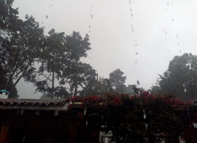 Pronóstico de lluvia continúa sobre el territorio nacional