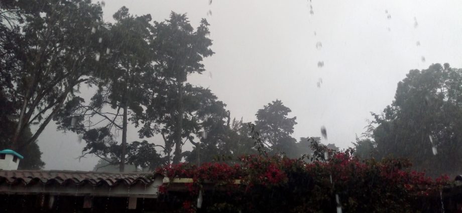 Pronóstico de lluvia continúa sobre el territorio nacional