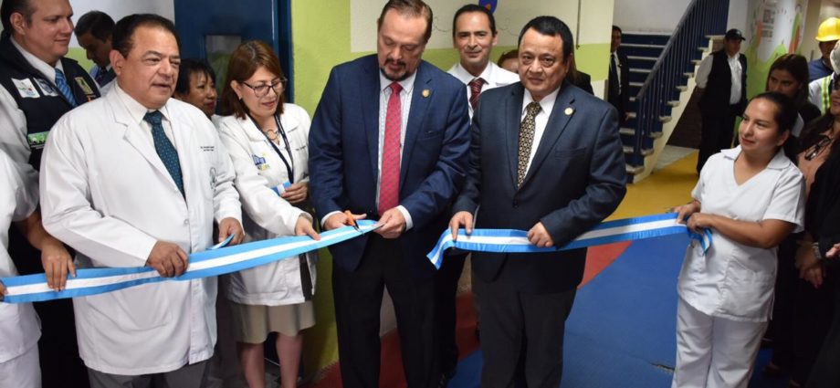 #InformeNacional | Presidente Morales participa en Congreso Palmero y se inauguran los primeros elevadores de ultima tecnología en Hospital General