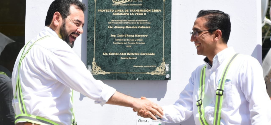 #InformeNacional | Presidente inaugura primer proyecto estatal de electrificación en Guatemala