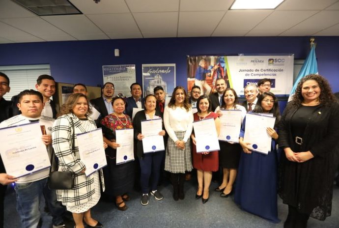 Certificados de competencia son entregados a guatemaltecos radicados en Estados Unidos