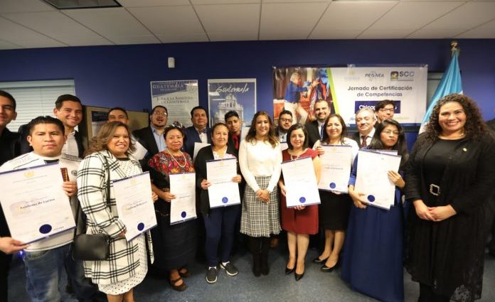 Certificados de competencia son entregados a guatemaltecos radicados en Estados Unidos