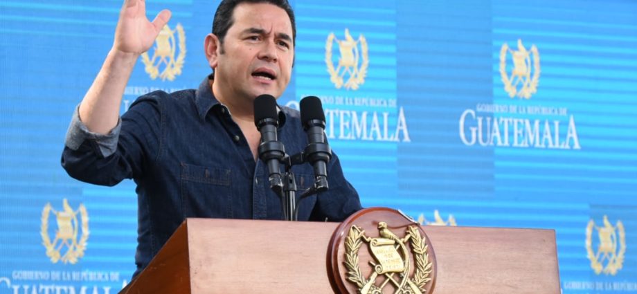 Presdiente Morales presenta proyectos ejecutados en Retalhuleu
