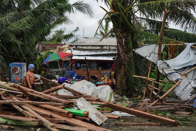 Al menos 16 muertos en Filipinas en día de Navidad por paso de tifón