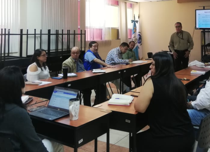 Cartera de Salud en alerta amarilla por festividades de fin de año