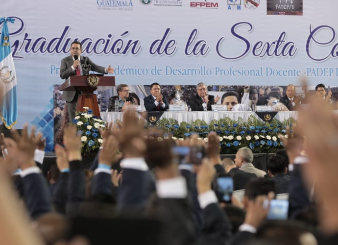 Presidente Jimmy Morales participa de la graduación de la sexta cohorte del Padep