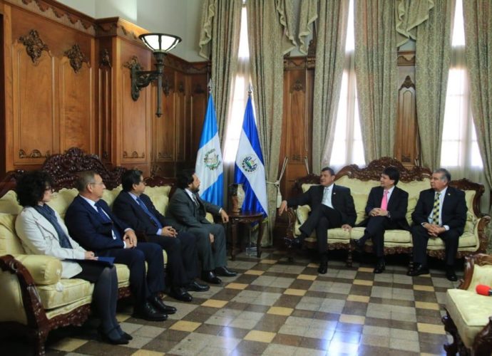 Vicepresidentes de Guatemala y El Salvador se reúnen para  conversar sobre el Plan Trifinio