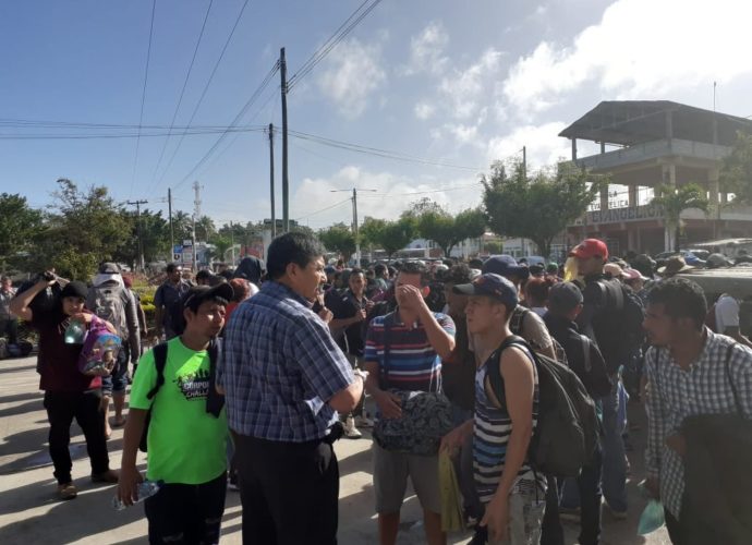Reportan masivo movimiento de personas migrantes de Honduras