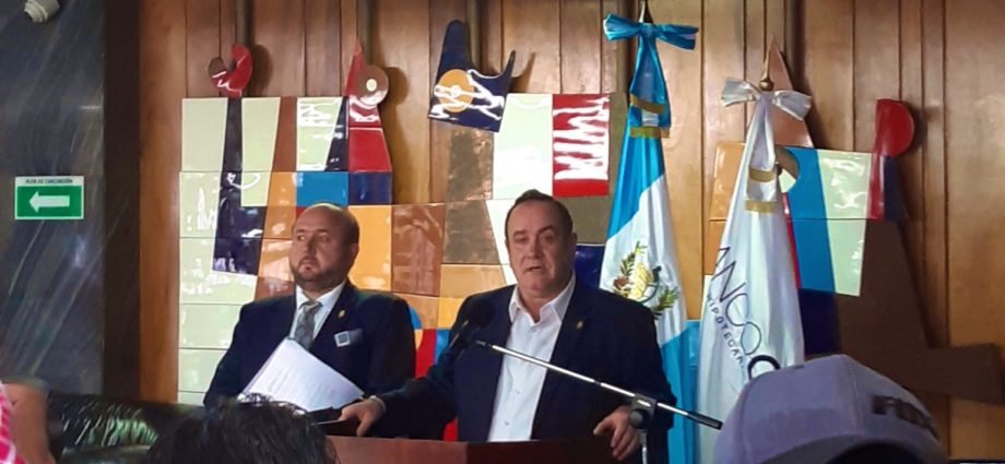 #EnVivo | Presidente Giammattei  brinda conferencia de prensa junto al ministro de Economía,  Antonio Malouf