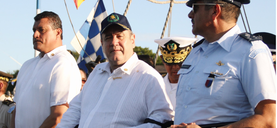 Video: Presidente Giammattei fortalecerá las distintas unidades del Ejército