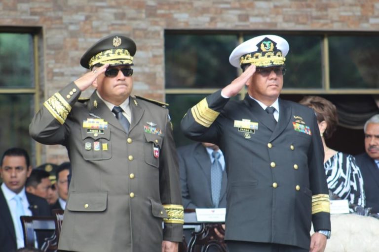 Ceremonia De Saludo Al Comandate General Del Ejército De Guatemala Presidente Alejandro 6592