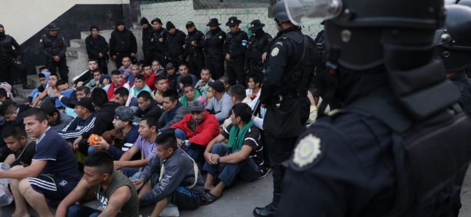 Requisan cárcel de Chimaltenango en busca de ilícitos