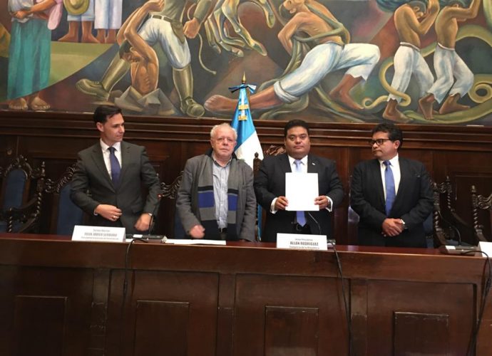 Congreso recibe nómina de los 26 aspirantes a la magistratura titular del Organismo Judicial