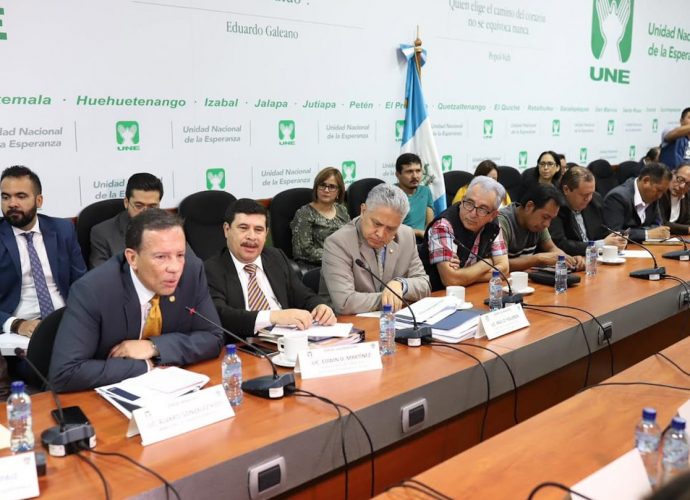 Aporte financiero a la USAC y municipalidades sera dado por el MINFIN