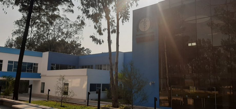Cementos Progreso asfaltará ingreso de hospital de Villa Nueva