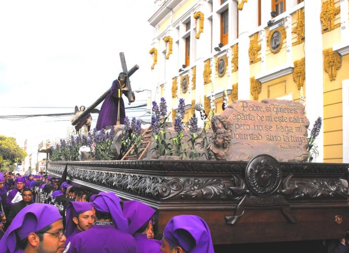 Suspenden cortejos procesionales de Semana Santa en la capital y Antigua Guatemala