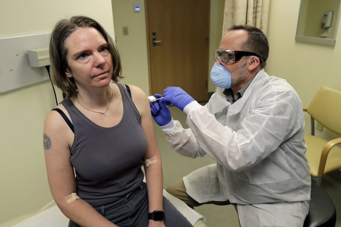 Administran la primera dosis de prueba de una posible vacuna contra el COVID-19 en Seattle