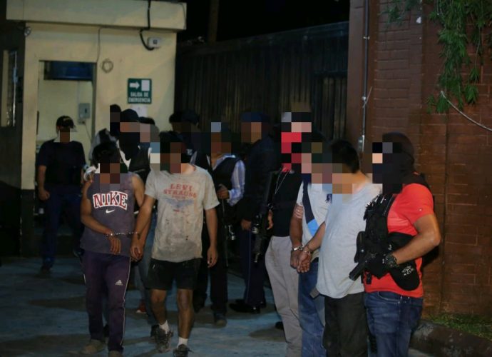 Capturan a presuntos responsables de ataque contra agentes en Ciudad Quetzal