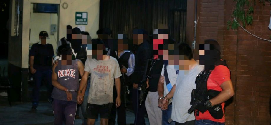 Capturan a presuntos responsables de ataque contra agentes en Ciudad Quetzal