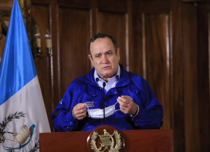 Presidente Alejandro Giammattei confirma el cierre de la jornada con 21 casos de coronavirus.
