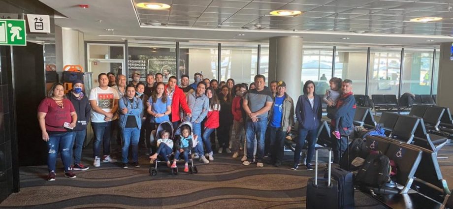 Guatemaltecos retornar al país gracias al esfuerzo del MINEX y de la DGAC