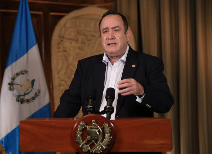 Presidente Giammattei explica veto al Decreto 15-2020