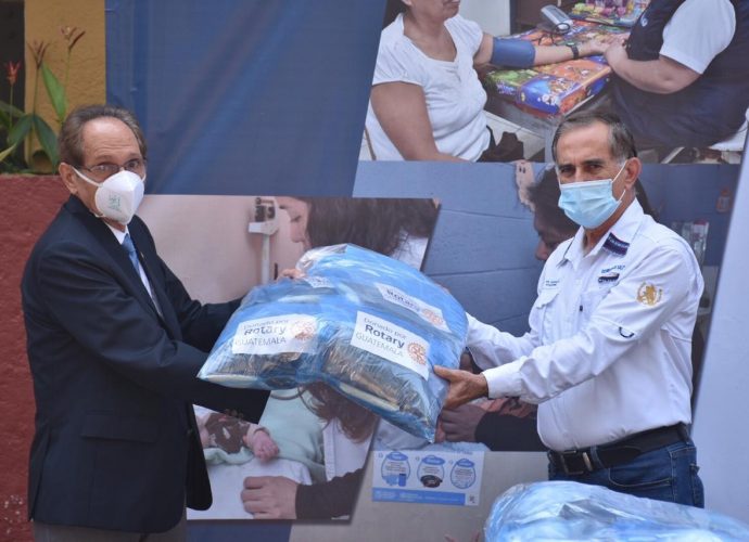 Clubes Rotarios de Guatemala donan equipos de protección biológica