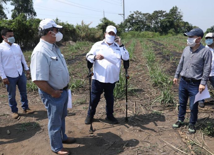 Presidente supervisa terrenos para construcción de Hospital Temporal en la Costa Sur