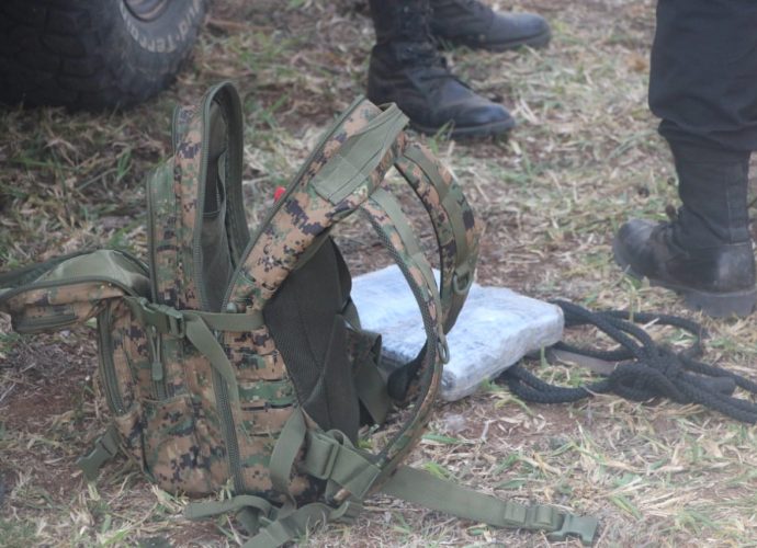 Capturan a soldado que ocultó en su mochila droga incautada en Petén