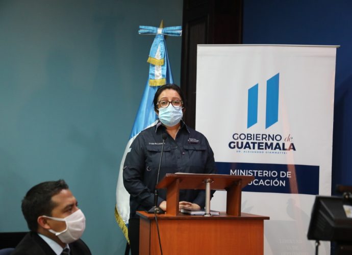 MINEDUC presenta sitio web «Aprendo en Casa» MINEDUC presenta sitio web «Aprendo en Casa»