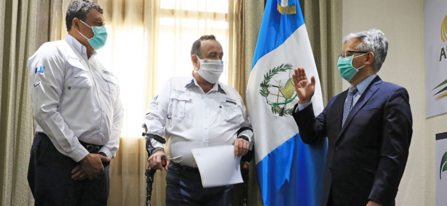 Gobierno de Guatemala juramenta al nuevo titular del MAGA