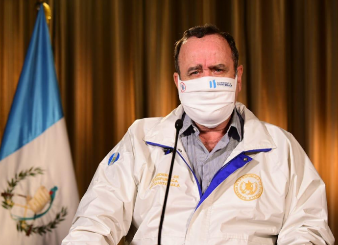 Presidente Giammattei confirma 21 casos nuevos de COVID-19.