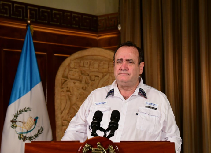 Presidente Alejando Giammattei da a conocer que Guatemala tiene menos contagiados