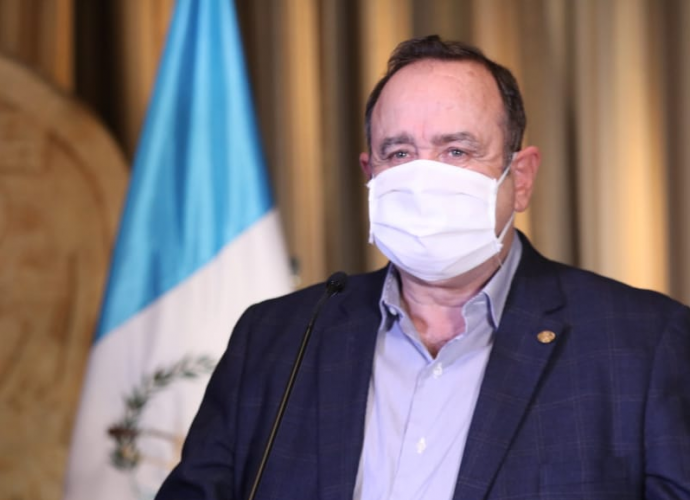 Presidente Alejandro Giammattei hace llamado para cuidar a los adultos mayores