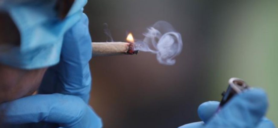 OMS: “Fumadores tienen más probabilidades de desarrollar síntomas graves en caso de padecer COVID-19”