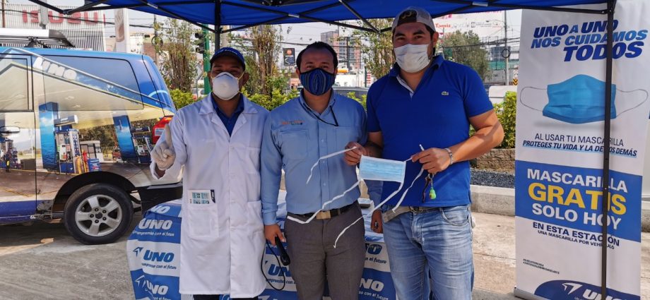 Gasolineras UNO obsequia mascarillas a los guatemaltecos