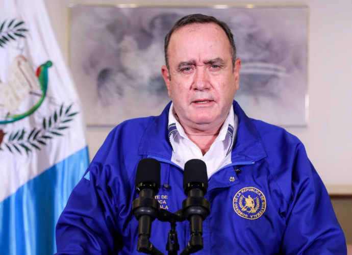 Presidente Giammattei confirma 370 casos nuevos de COVID-19, así como da a conocer las disposiciones para esta semana