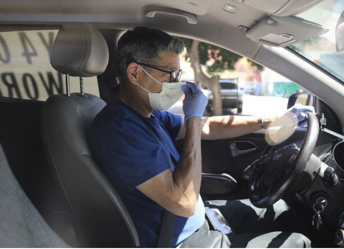 Uber presenta la verificación de uso de mascarilla en los servicios de transporte.