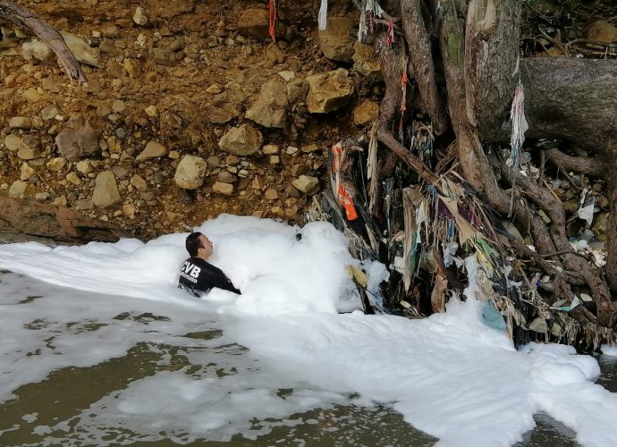 Continúa búsqueda de personas arrastradas por la corriente del Río Las Vacas
