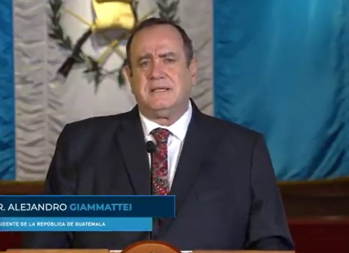 Presidente Giammattei saluda al Ejército de Guatemala en su 149 aniversario de fundación