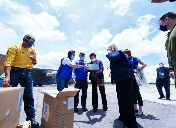 OPS dona 30 toneladas de equipo de protección para el personal de salud de Guatemala, con apoyo del Gobierno de Canadá