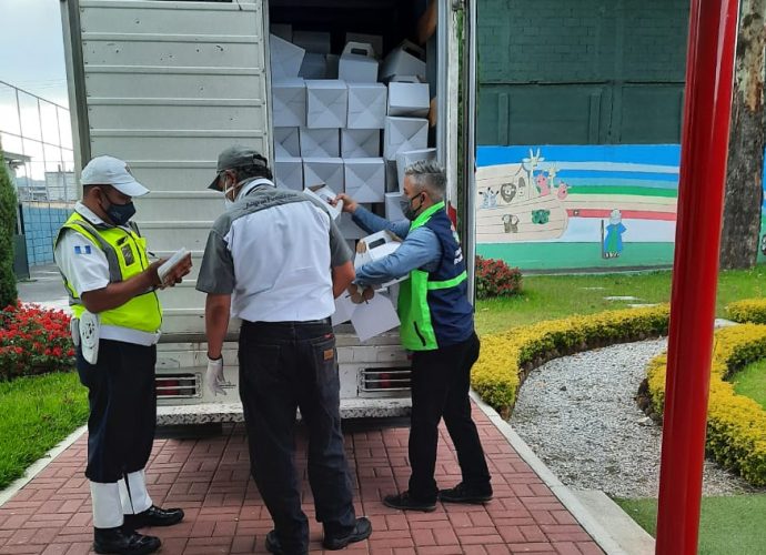 FUNDESA dona 700 kits médicos a los Centros de Bienestar Respiratorio, en la ciudad capital