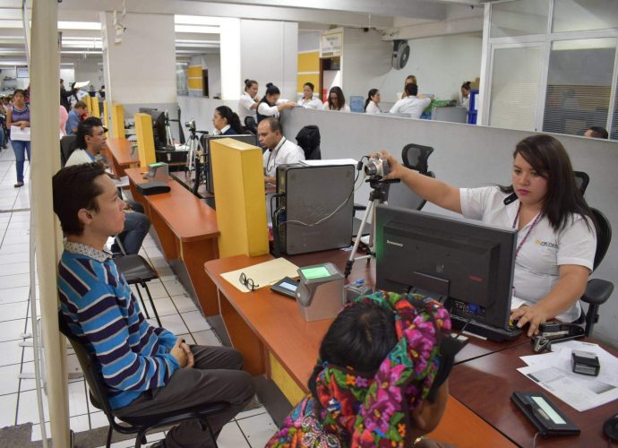 Cierran oficina registral del RENAP de Mixco por desinfección