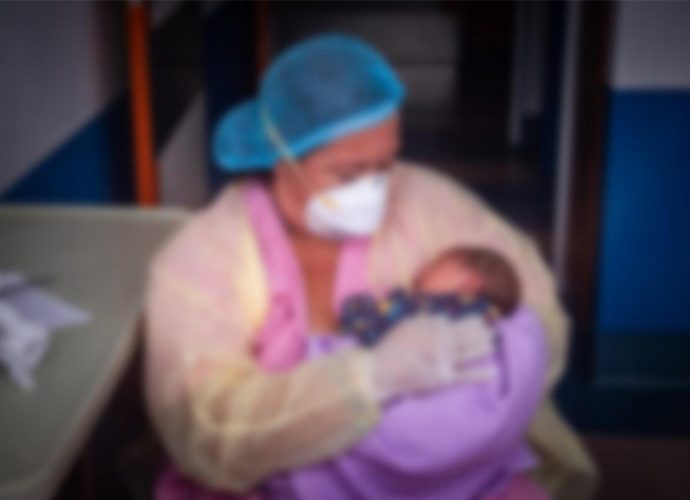 MSPAS: » Las madres positivas de COVID-19 pueden continuar con la lactancia materna»