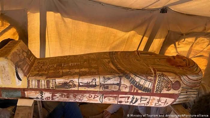 Descubren tesoro egipcio con más de 2 mil años de antigüedad