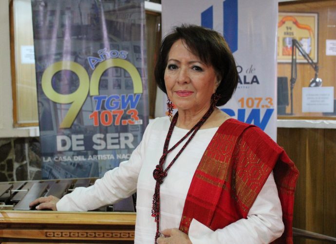 Elizabeth de Guatemala en los 90 años de Radio Nacional TGW