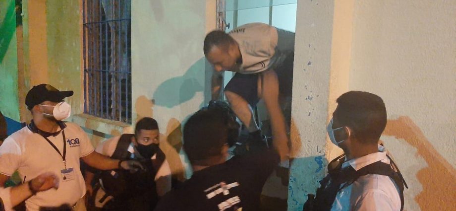 Gobernación confirma liberación de guardias del Sistema Penitenciario, retenidos por reclusos en Escuintla